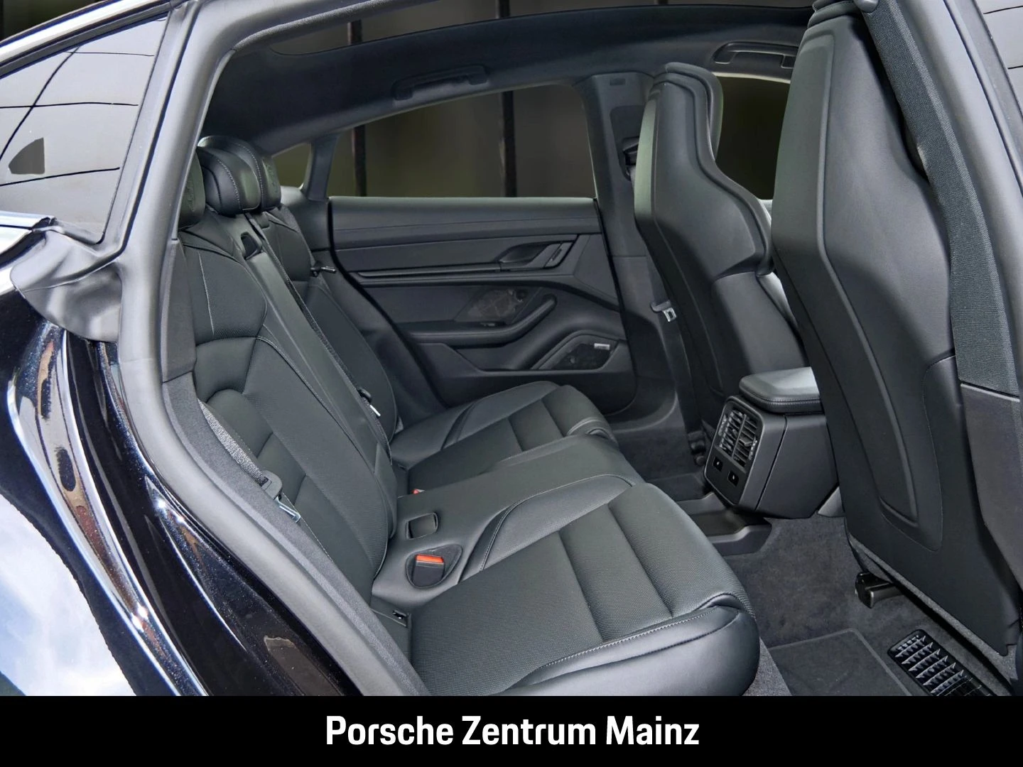 Porsche-Taycan-image-4