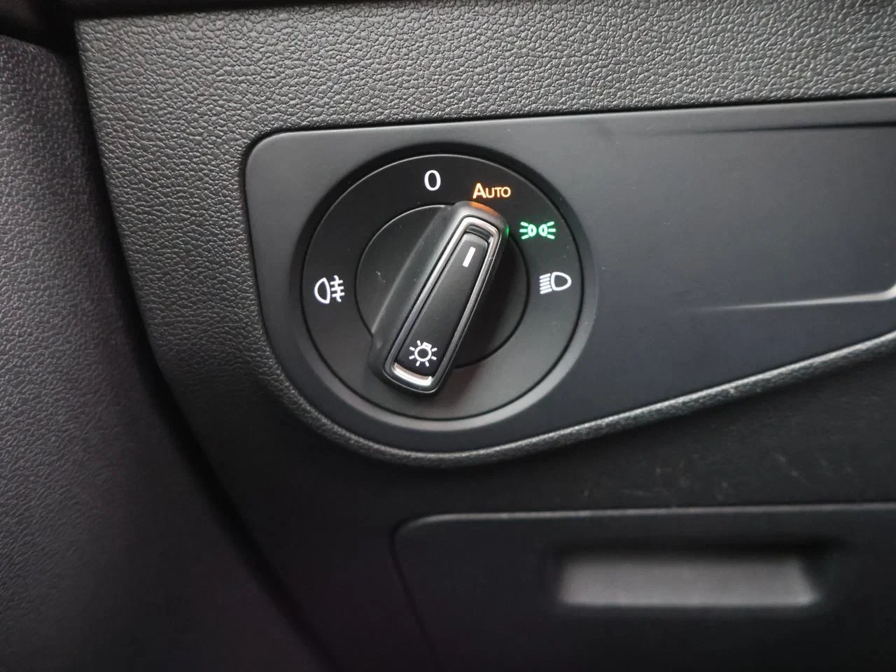 Volkswagen-Tiguan-image-21