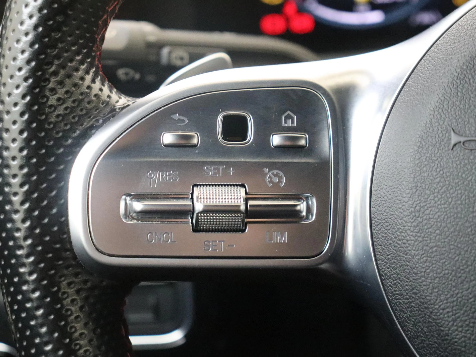 Mercedes-Benz-A-Klasse-image-15