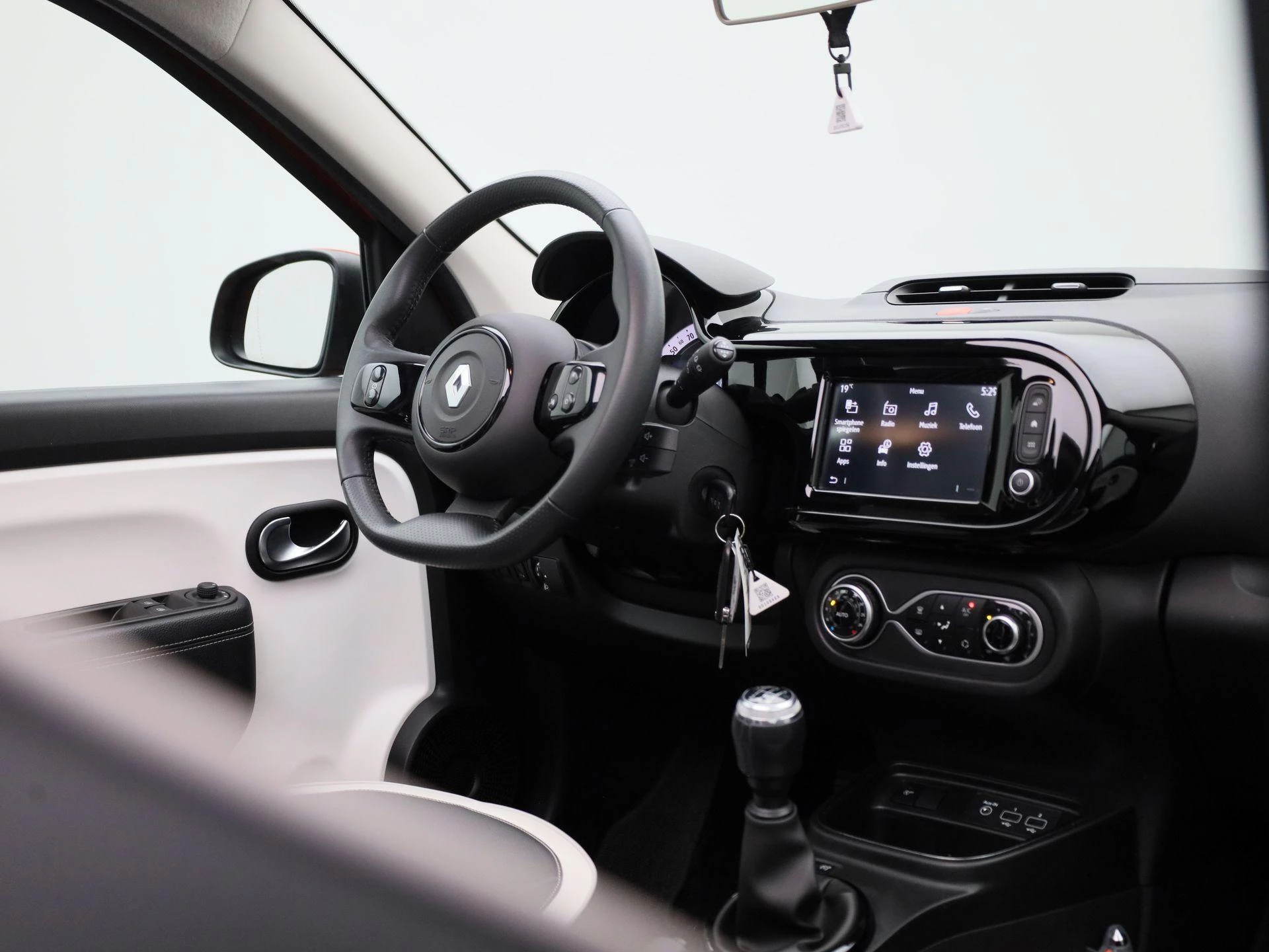 Renault-Twingo-image-34