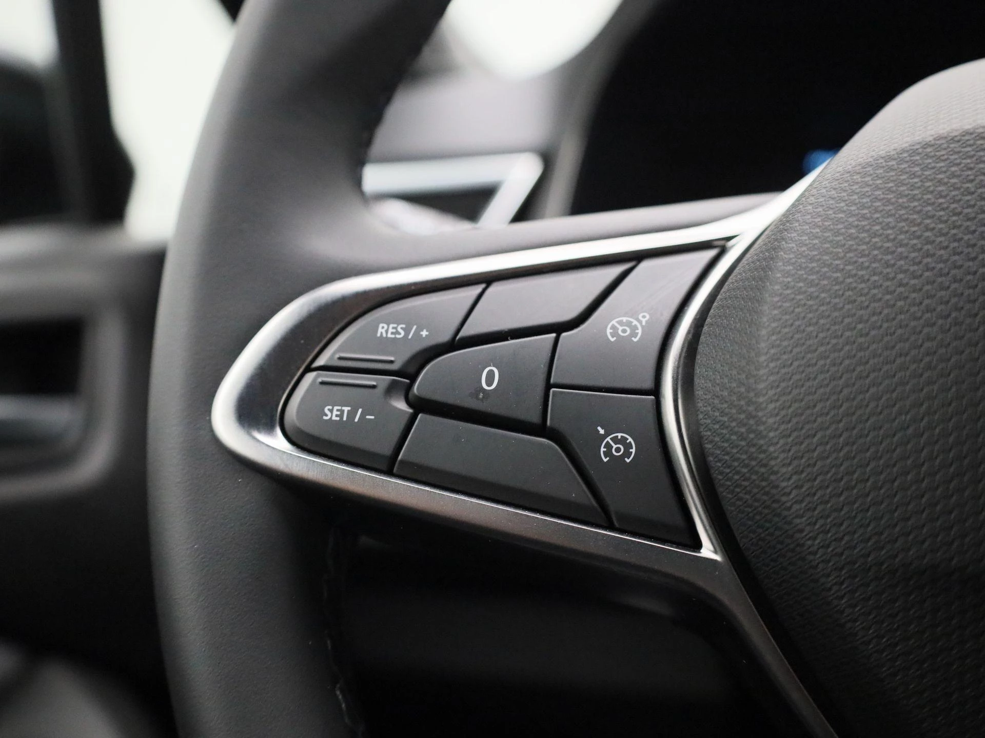 Renault-Clio-image-15