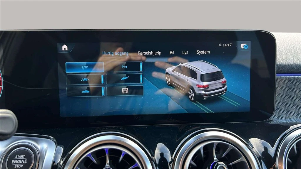 Mercedes-Benz-GLB-image-18