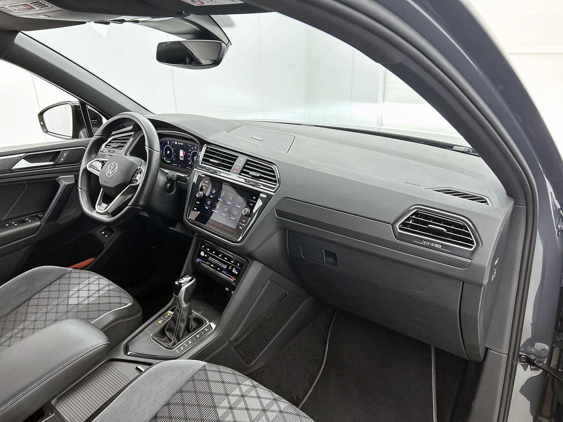 Volkswagen-Tiguan-image-20