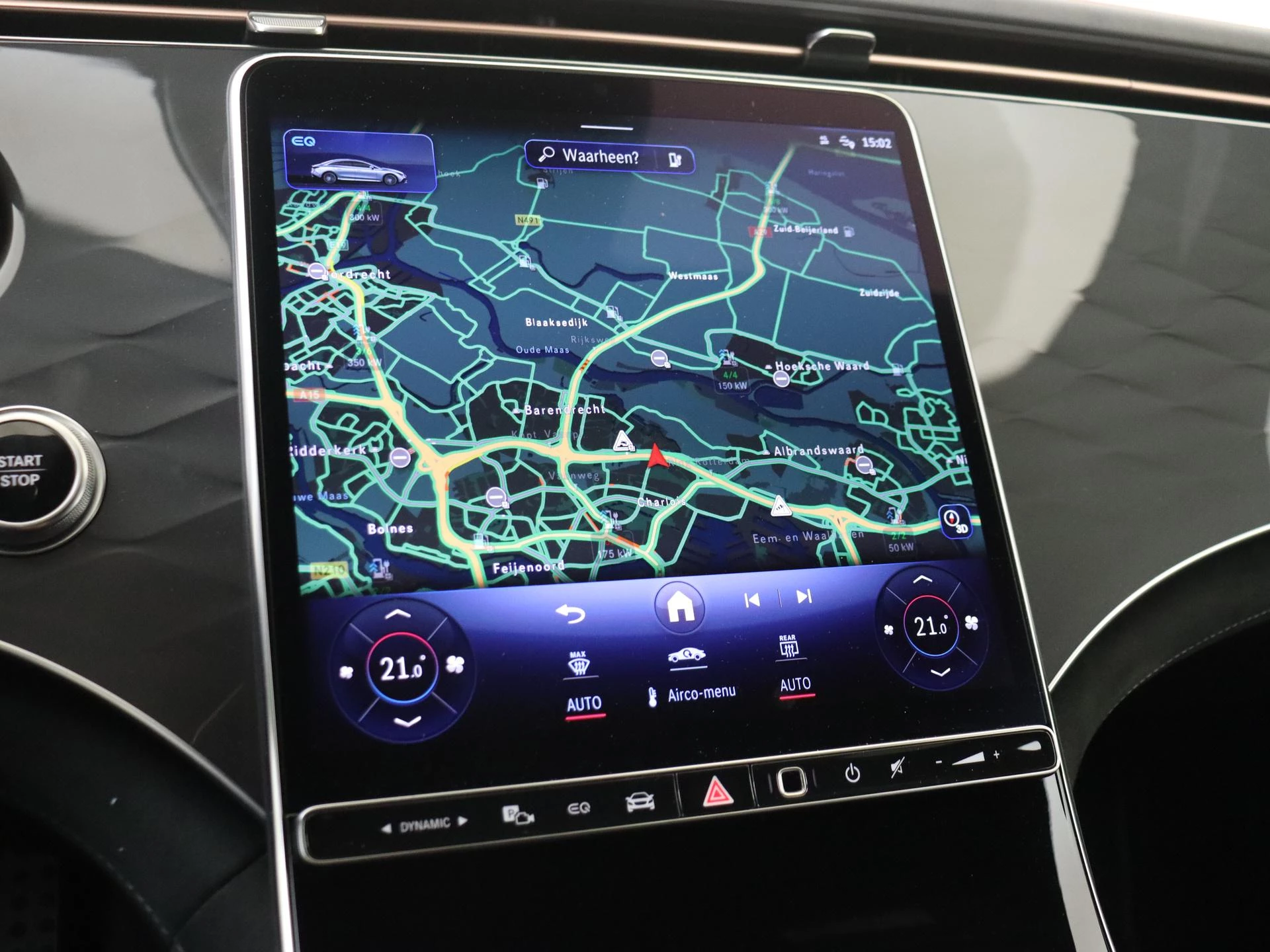 Mercedes-Benz-EQE-image-18