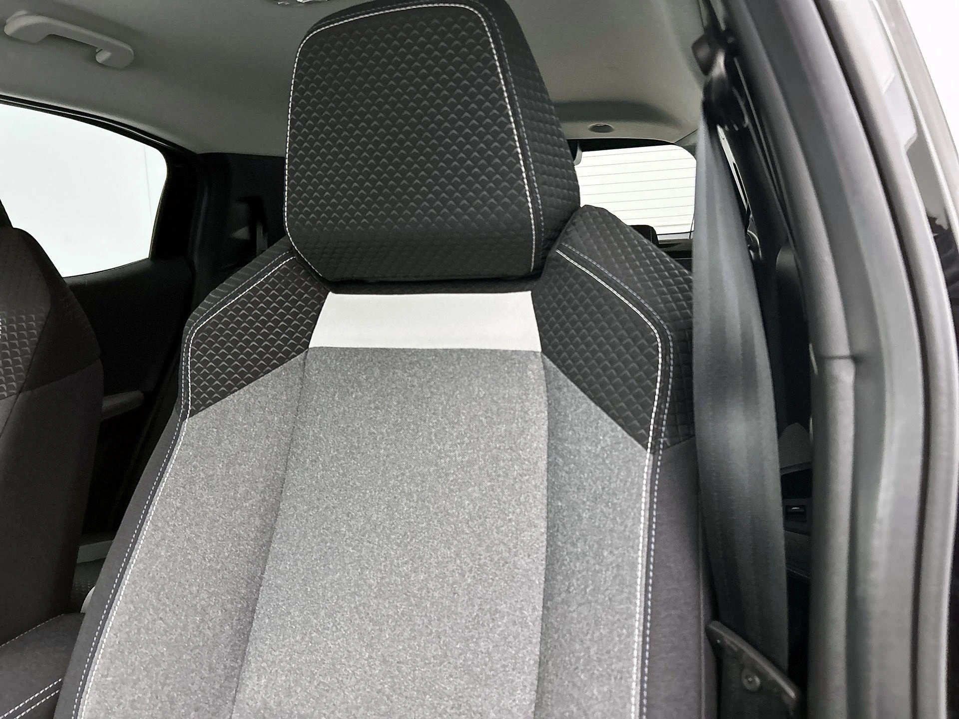 Opel-Frontera-image-11