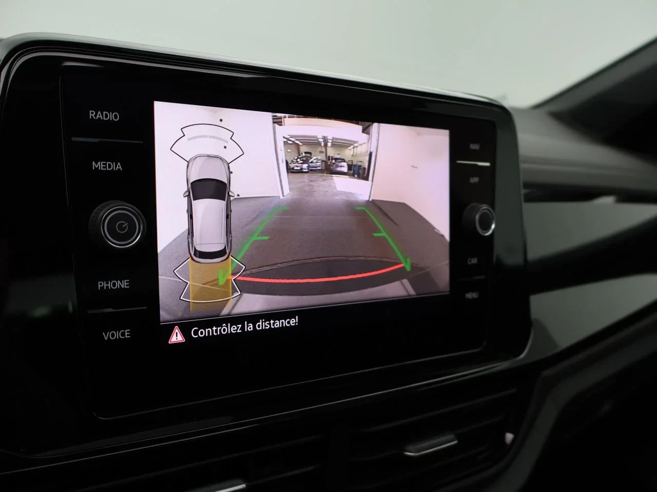 Volkswagen-T-Roc-image-18