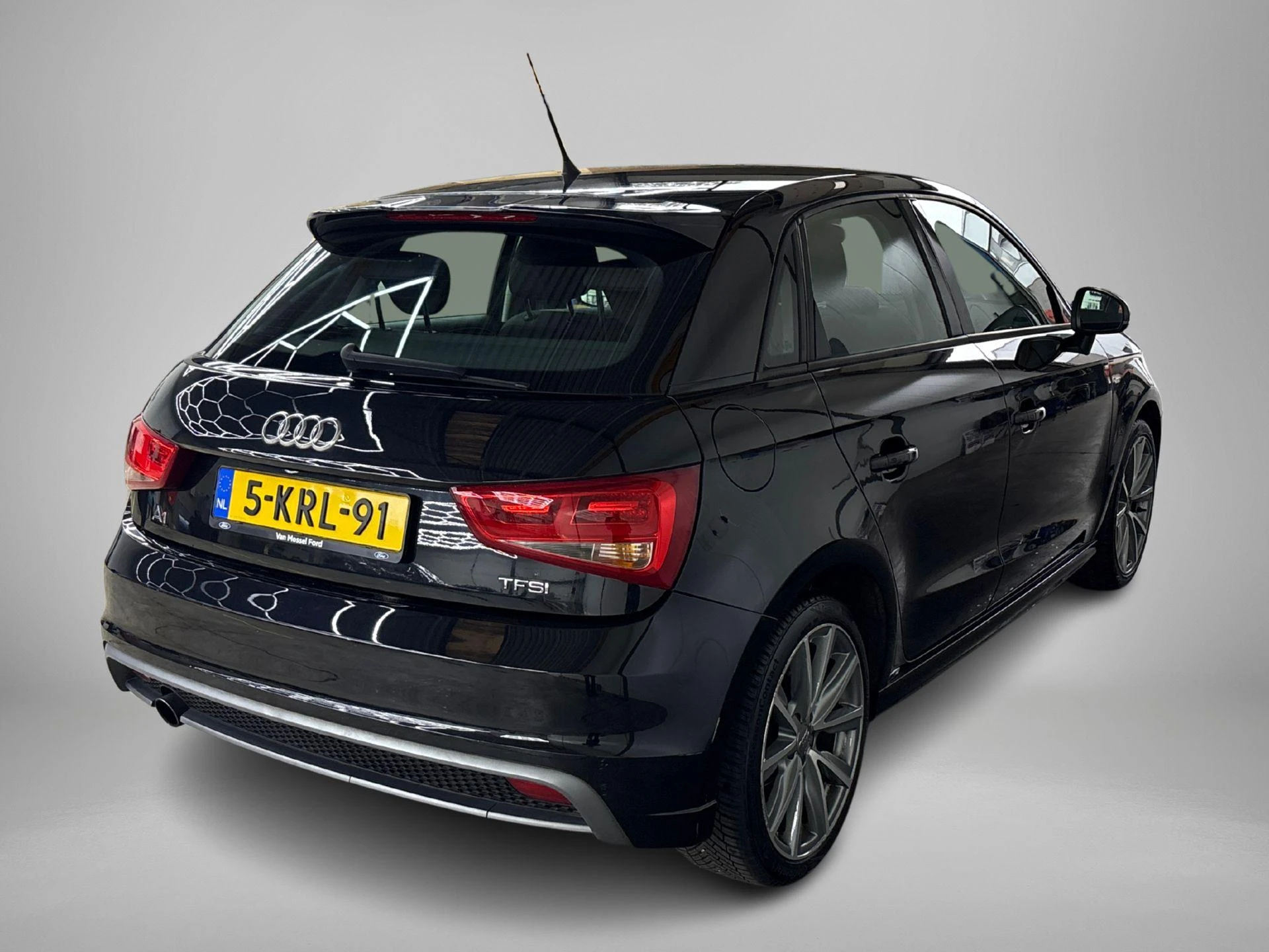 Audi-A1 Sportback-image-3