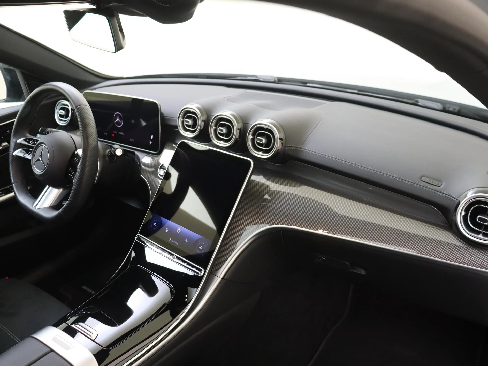 Mercedes-Benz-C-Klasse-image-4