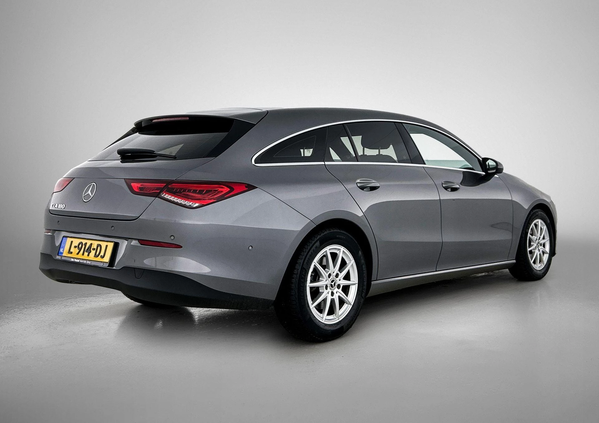 Mercedes-Benz-CLA-image-3