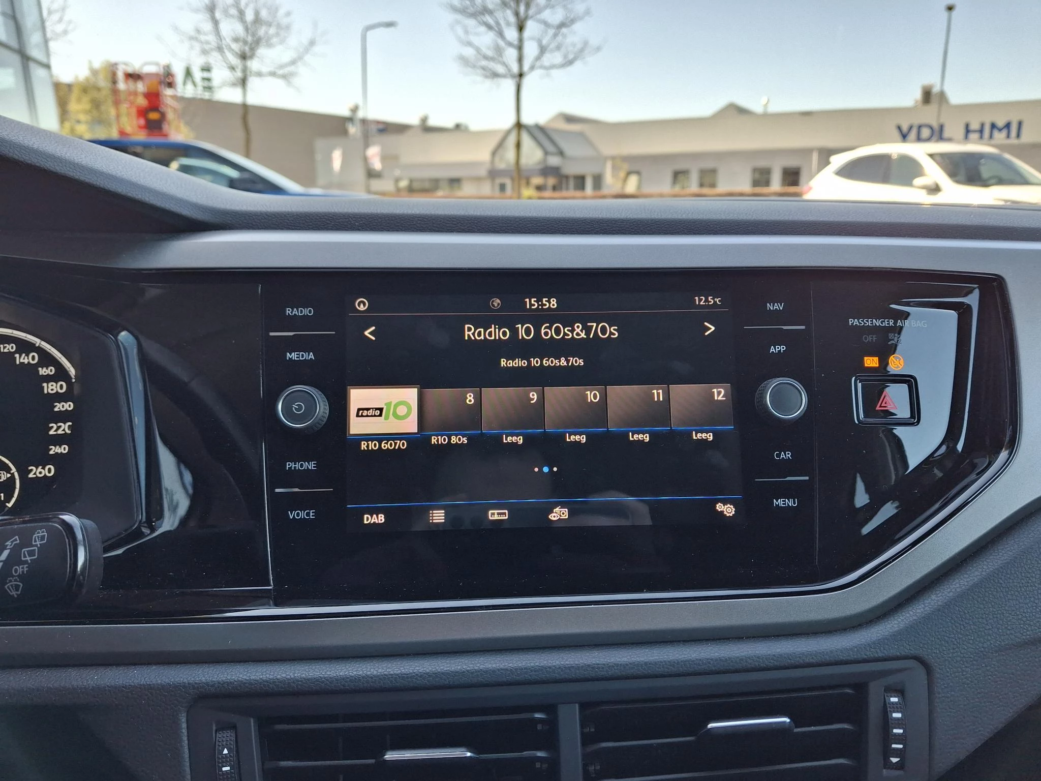 Volkswagen-Polo-image-13