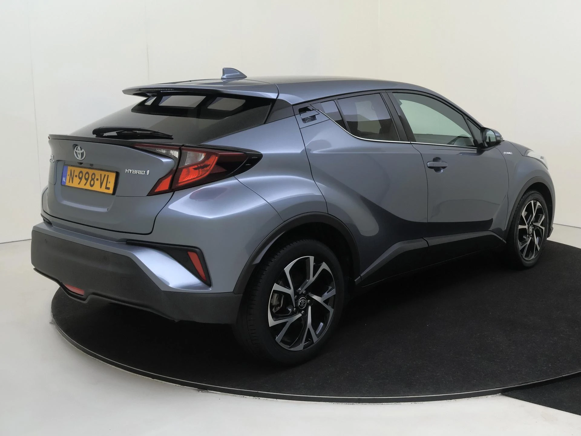 Toyota-C-HR-image-3