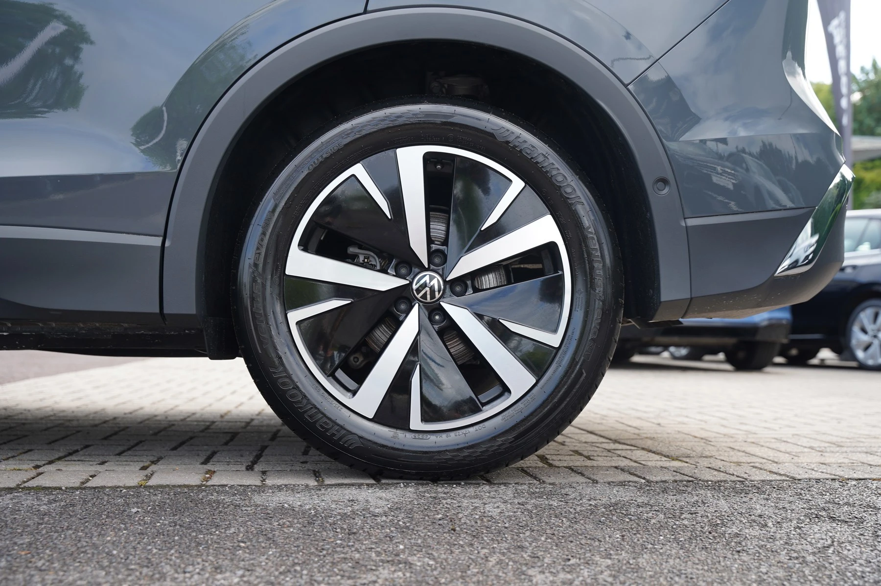 Volkswagen-Tiguan-image-27