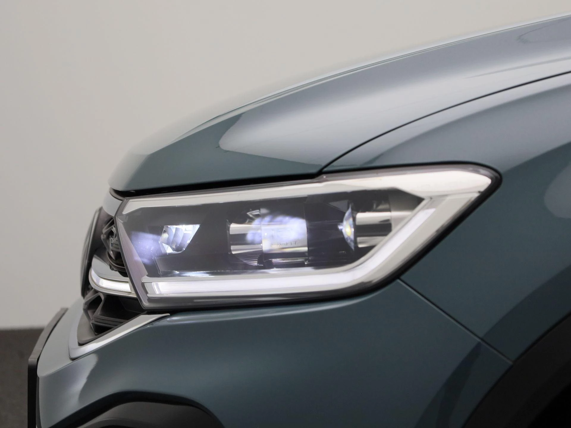 Volkswagen-T-Roc-image-19