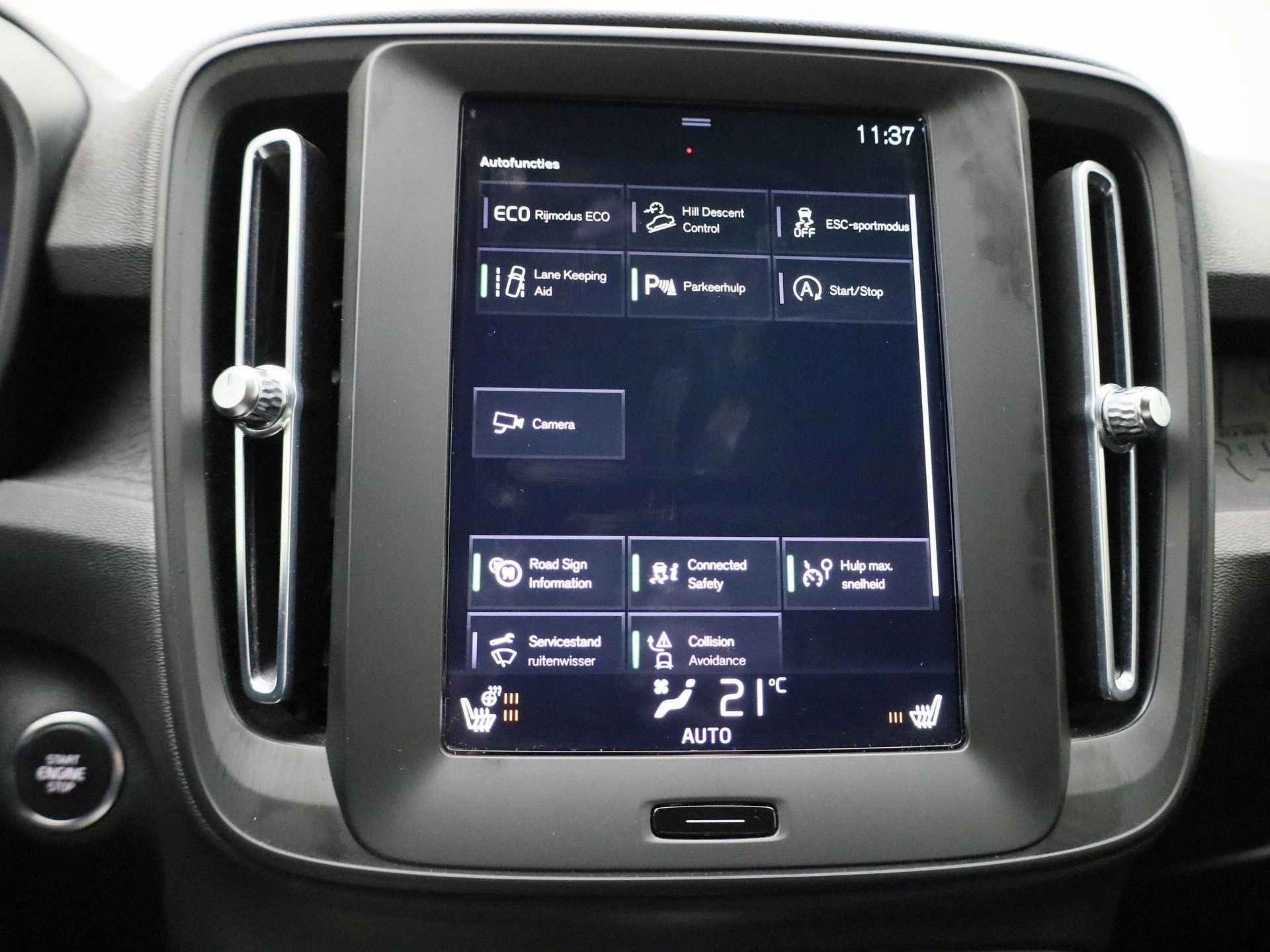 Volvo-XC40-image-15
