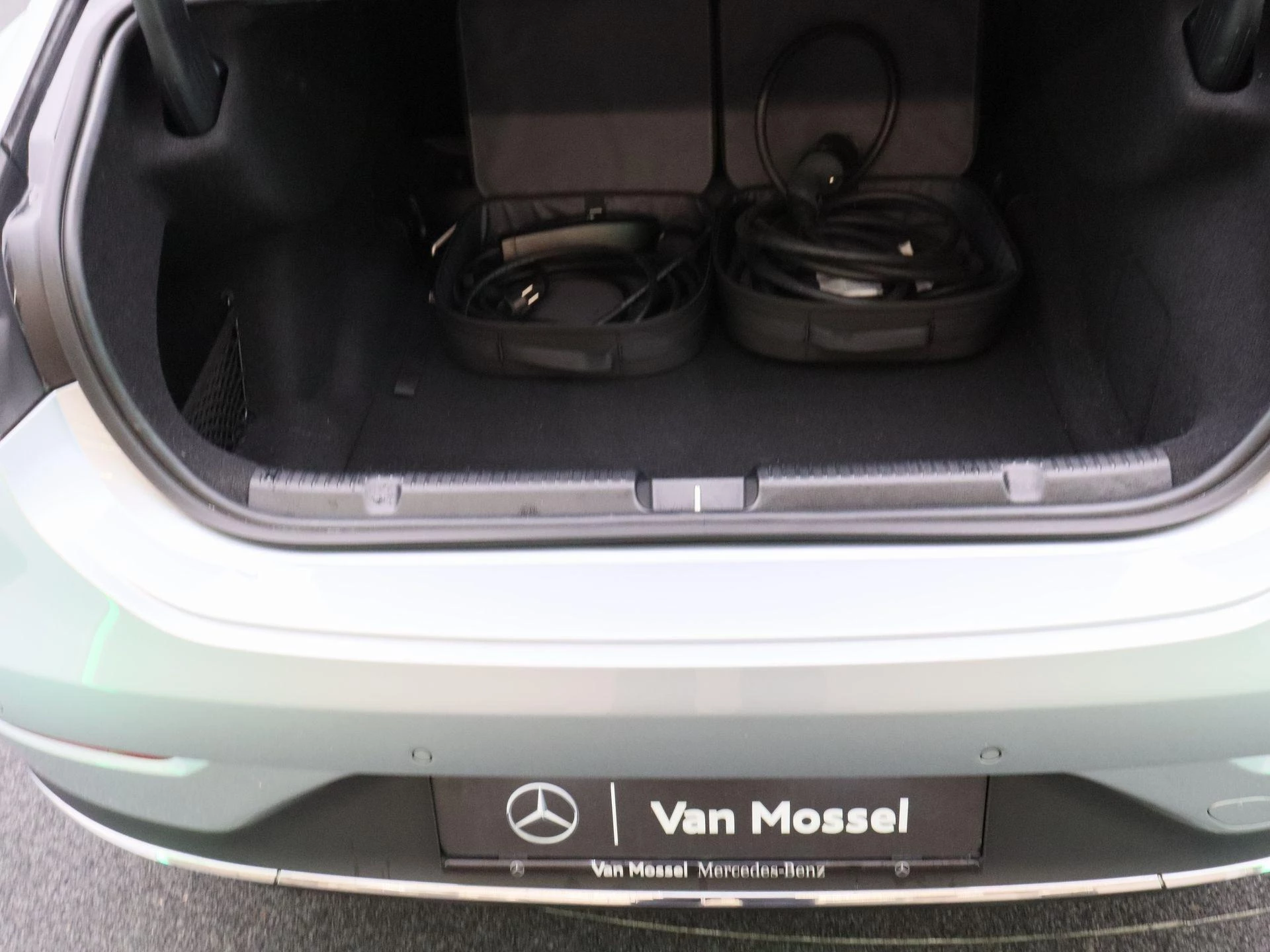 Mercedes-Benz EQE 300 Business Line + LEDER + PANORAMISCH DAK + CARPLAY +
