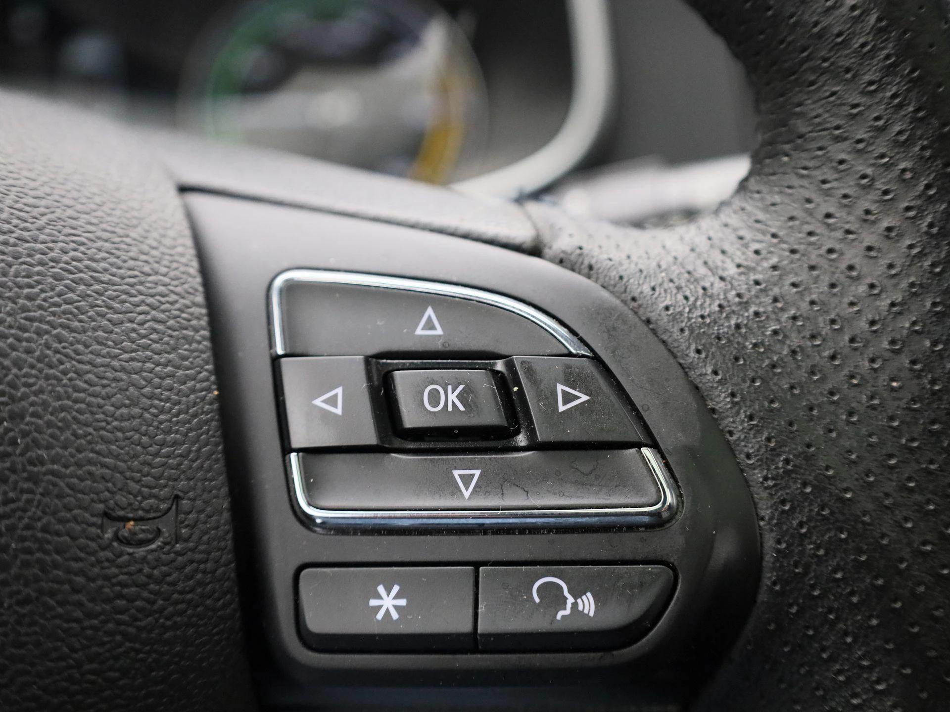 MG-ZS EV-image-25