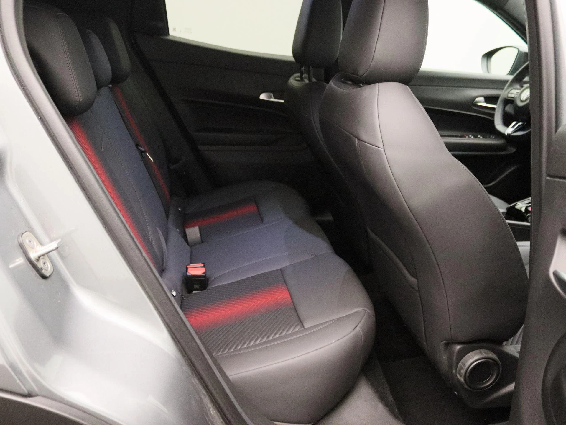 Alfa Romeo Junior Elettrica Speciale 54 kWh