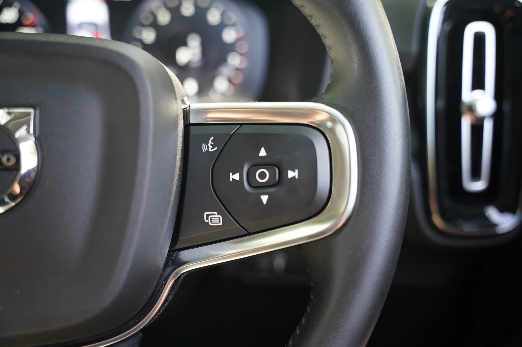 Volvo-XC40-image-17