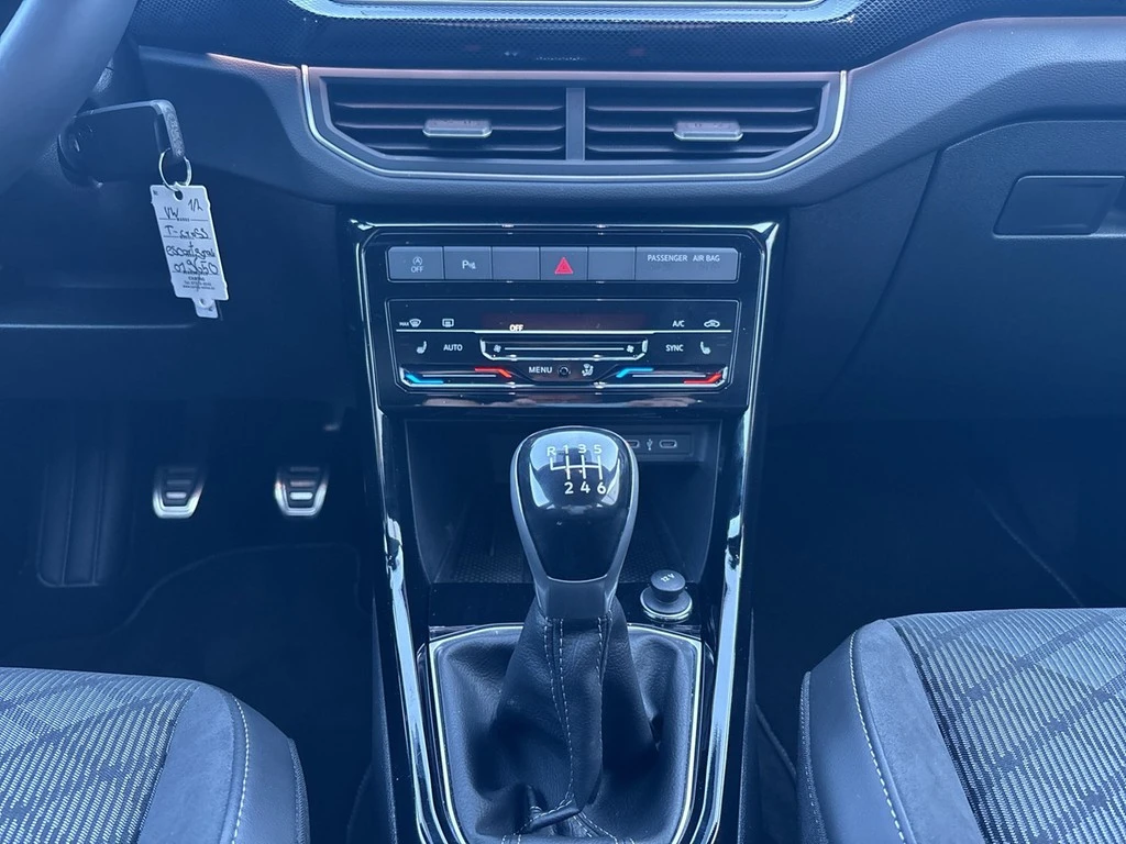 Volkswagen-T-Cross-image-8