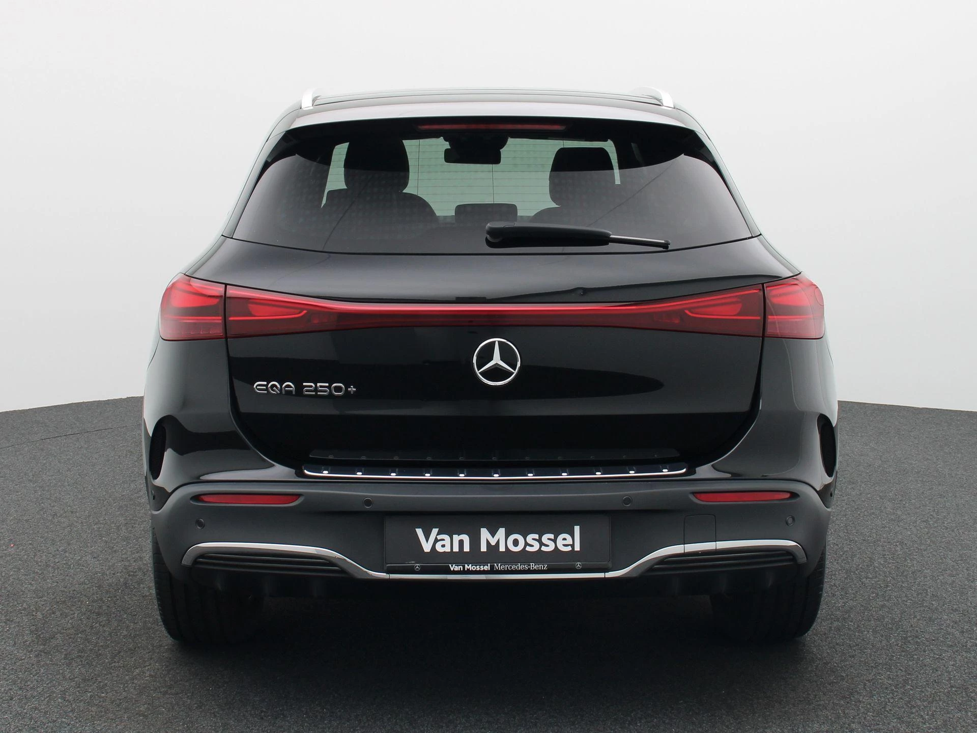 Mercedes-Benz EQA 250+ AMG Line + PANORAMISCH DAK + CARPLAY + CAMERA +