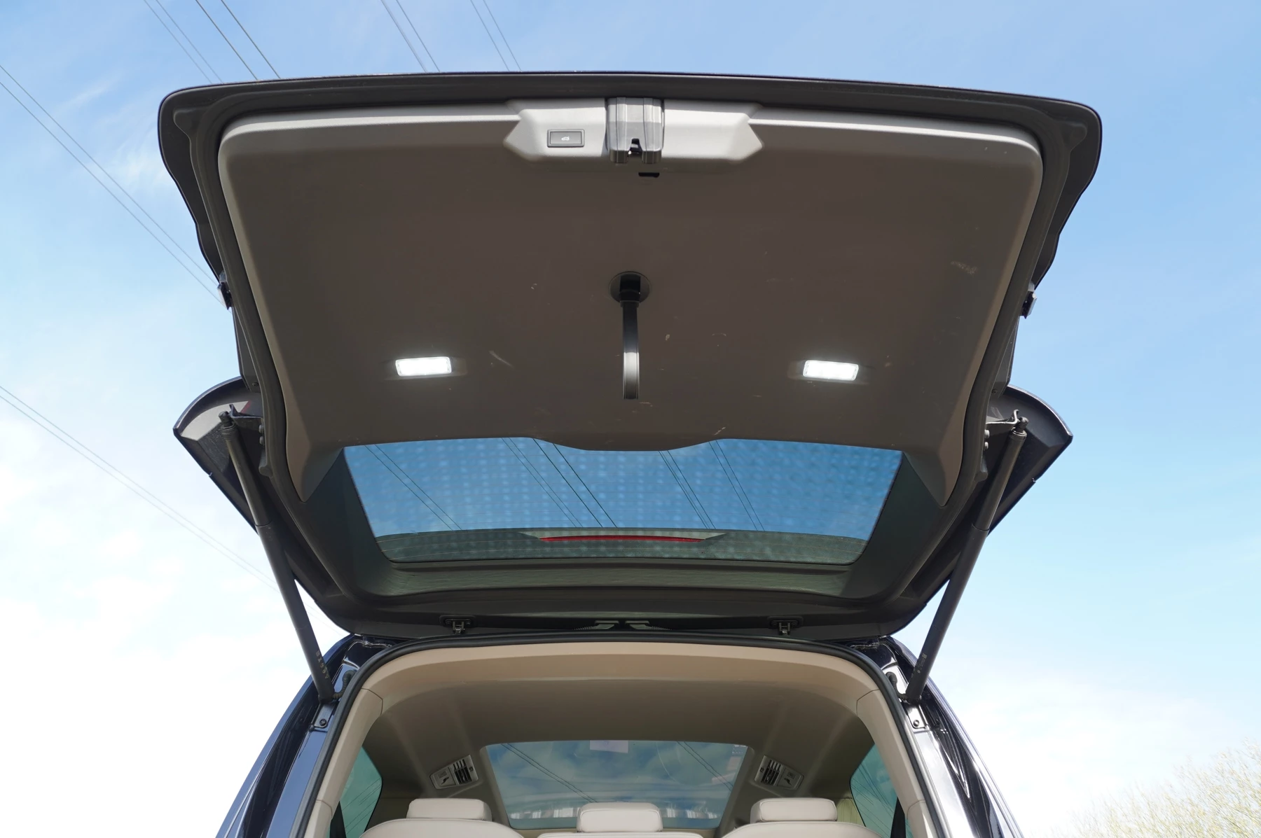 Volkswagen-Multivan-image-27