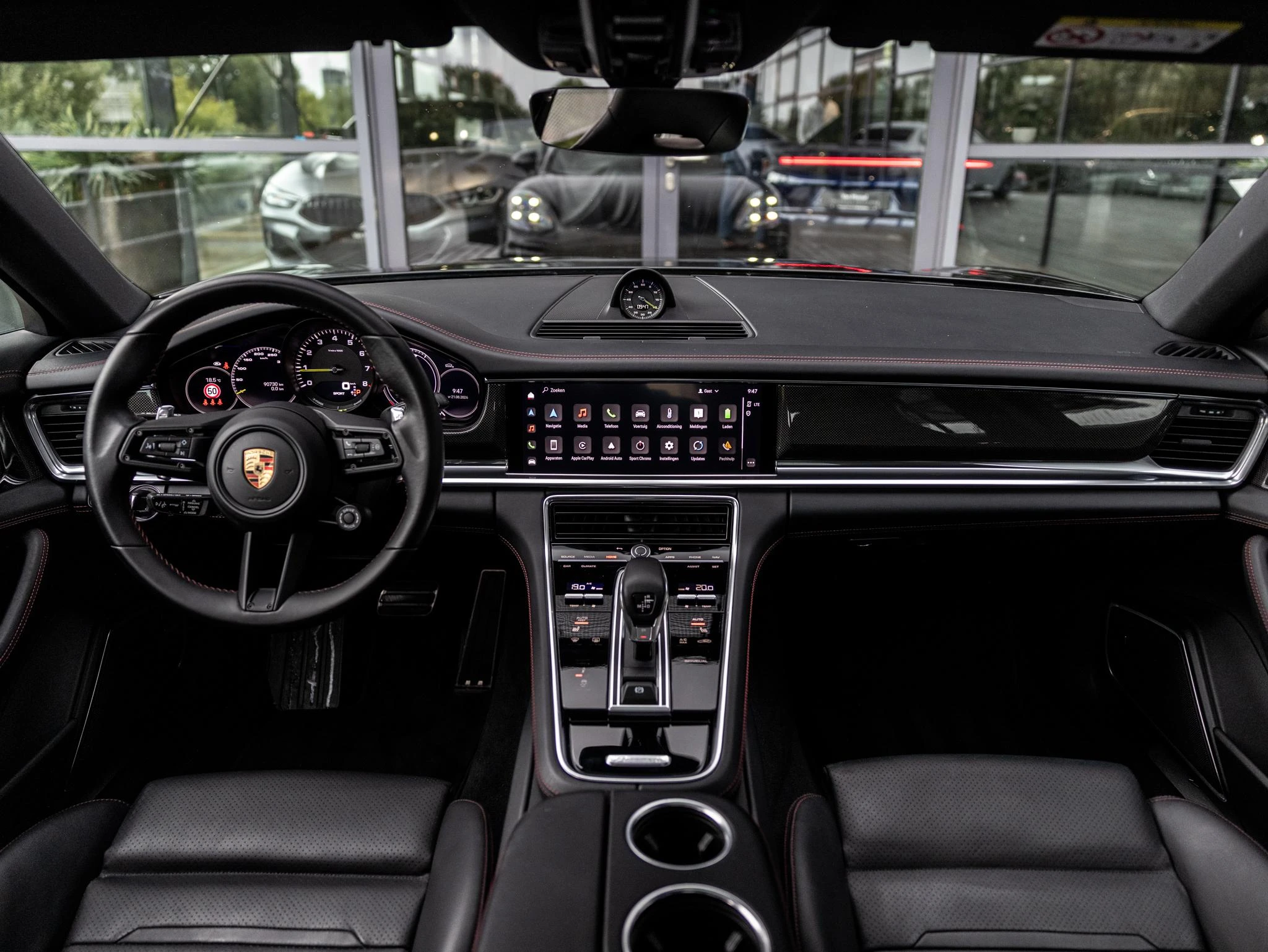 Porsche-Panamera-image-6