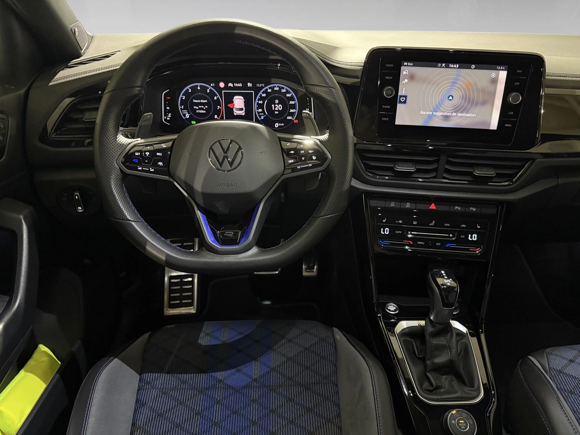 Volkswagen-T-Roc-image-5