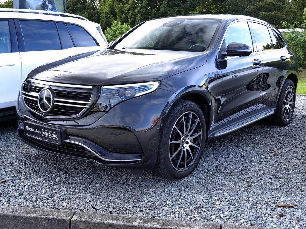 Mercedes-Benz-EQC 400-image-7