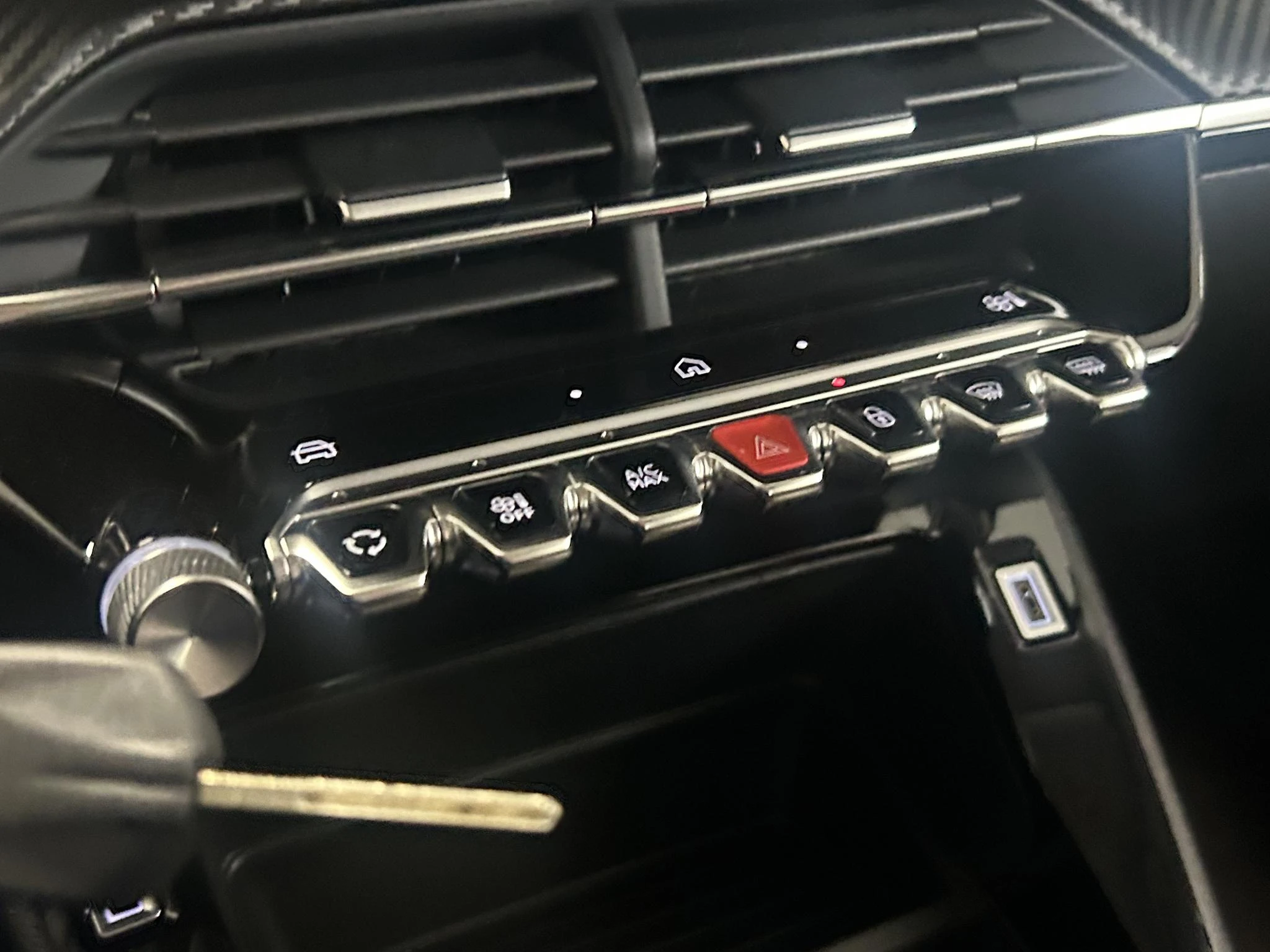 Peugeot-208-image-13