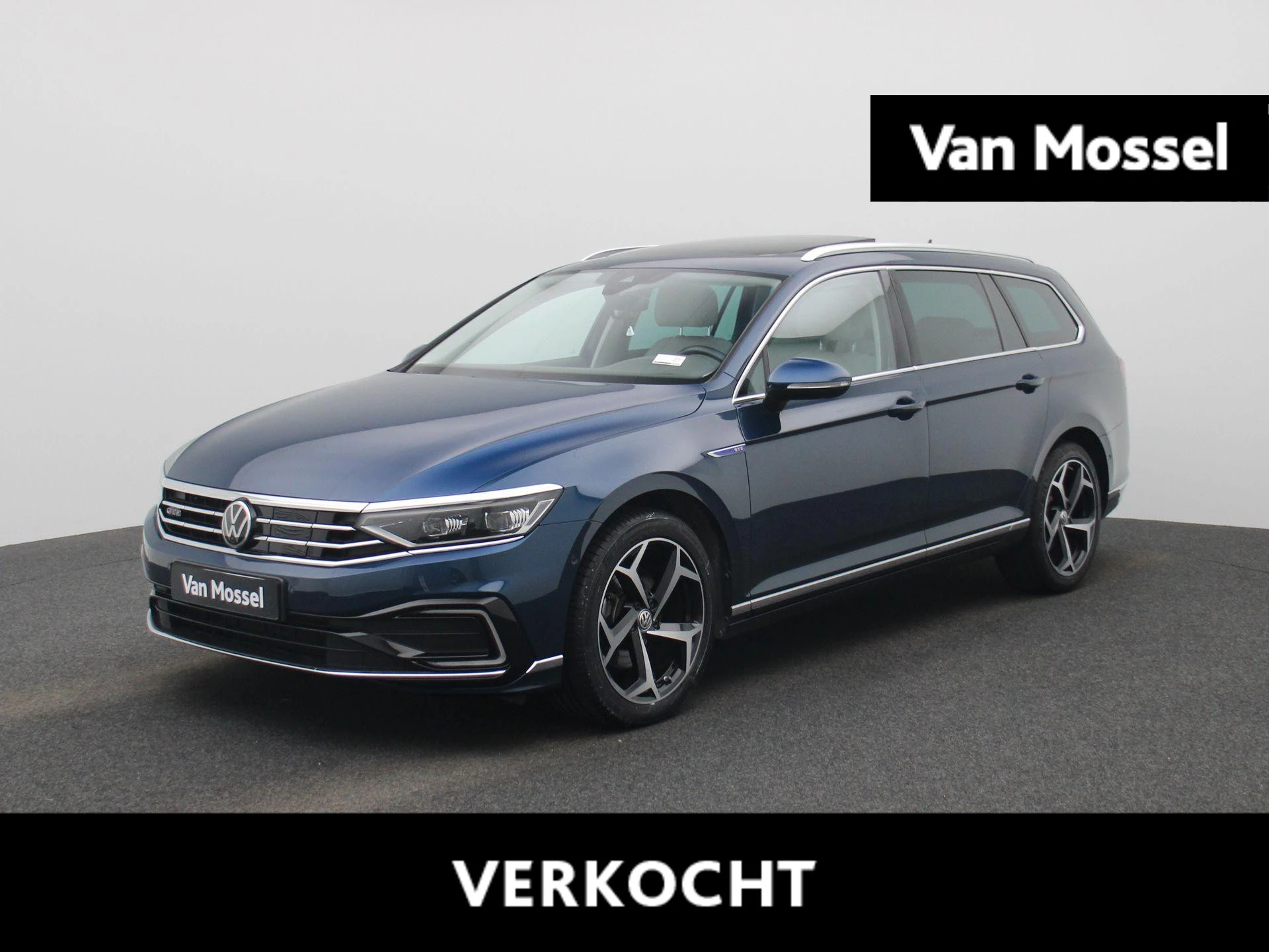 Volkswagen-Passat-image-0