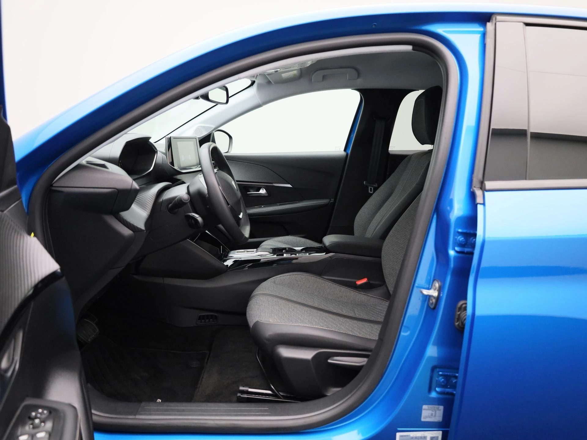Peugeot e-208 - 9