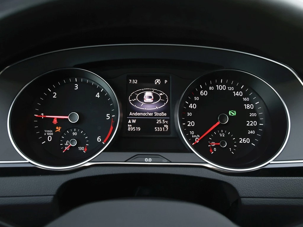 Volkswagen Passat Variant 2.0 TDI DSG Elegance AHK/Navi/RFK