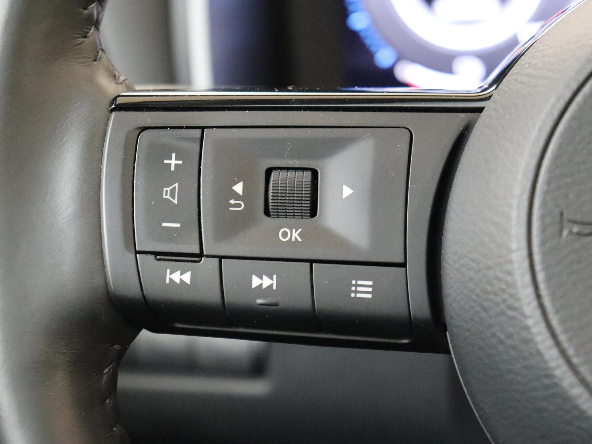 Nissan-QASHQAI-image-11