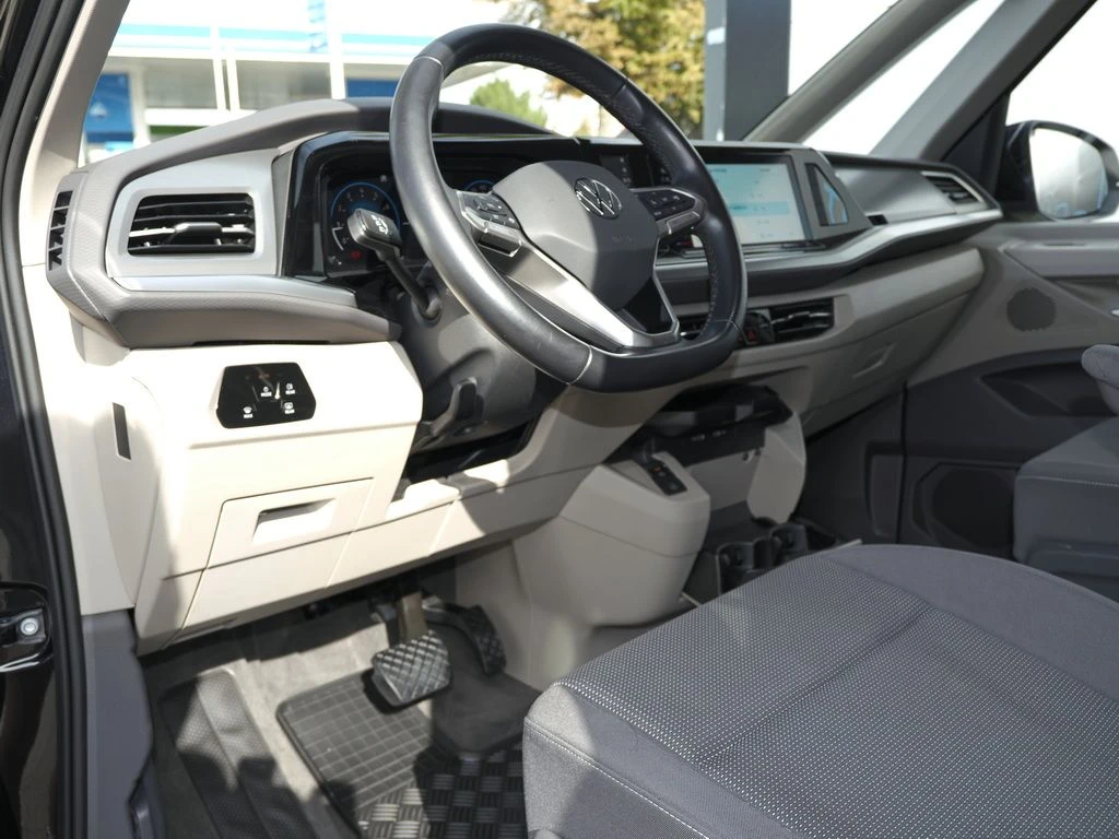 Volkswagen-Multivan-image-6