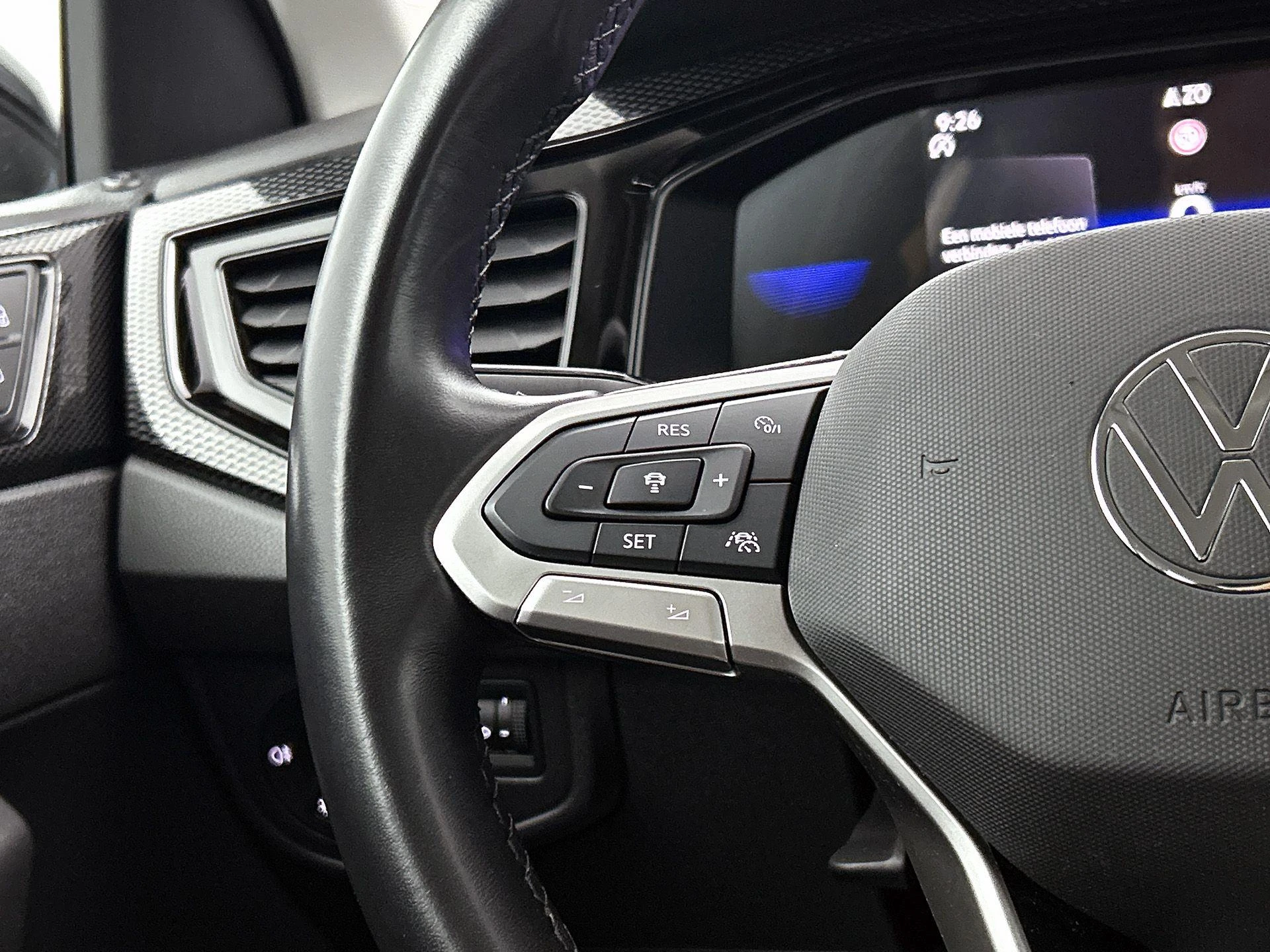Volkswagen-Polo-image-5