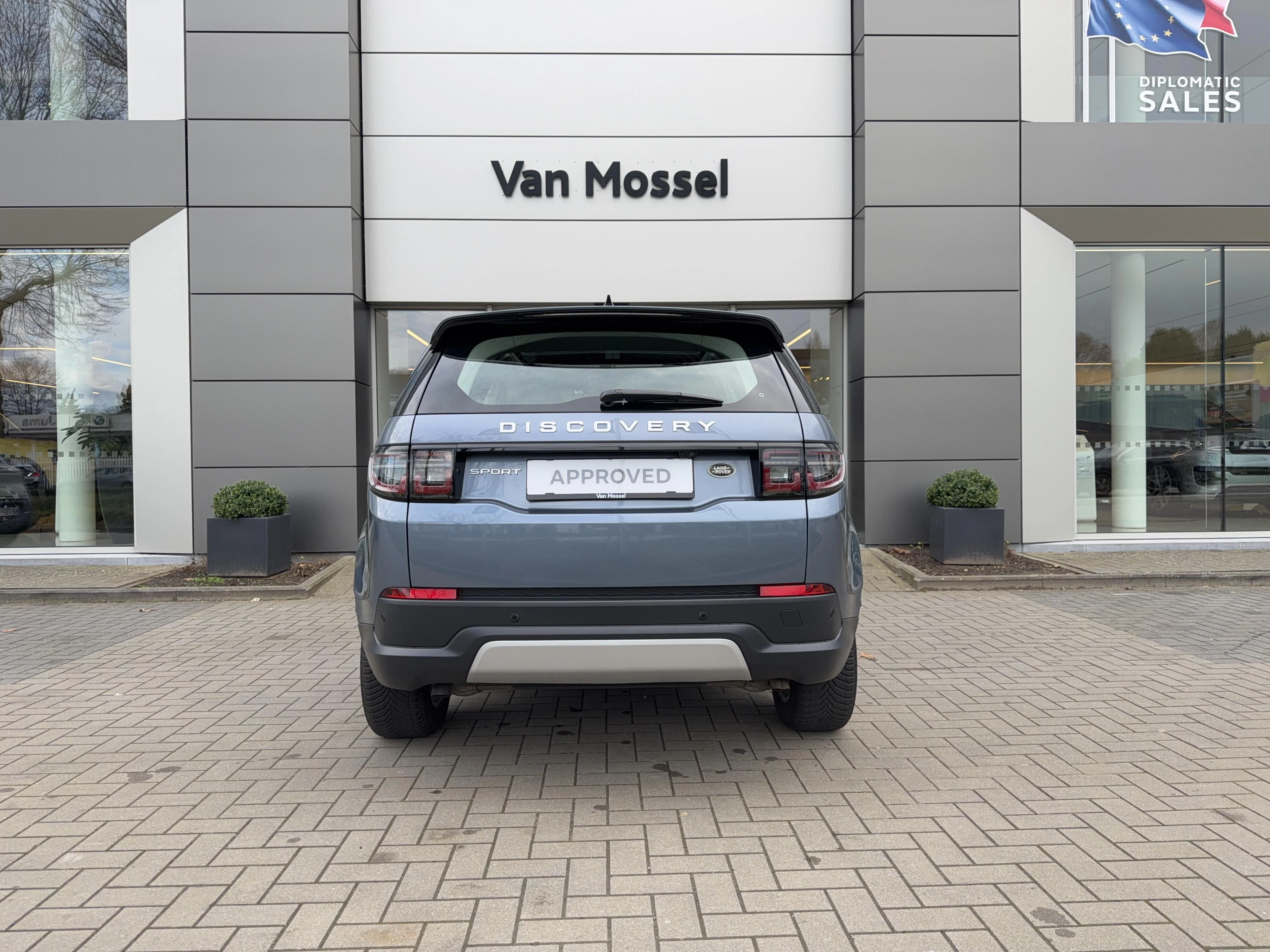 Land Rover-Discovery Sport-image-4