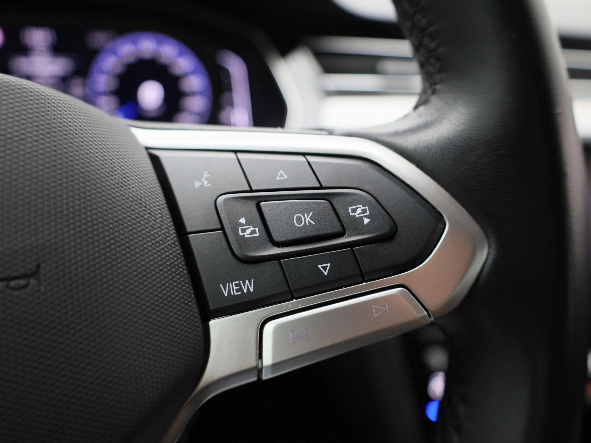 Volkswagen-Passat-image-19