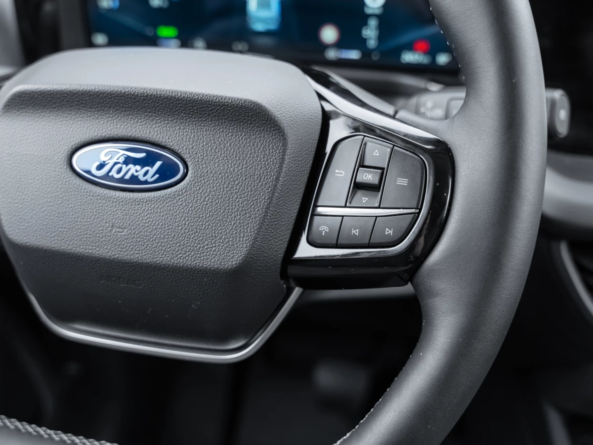 Ford-Transit Courier-image-17