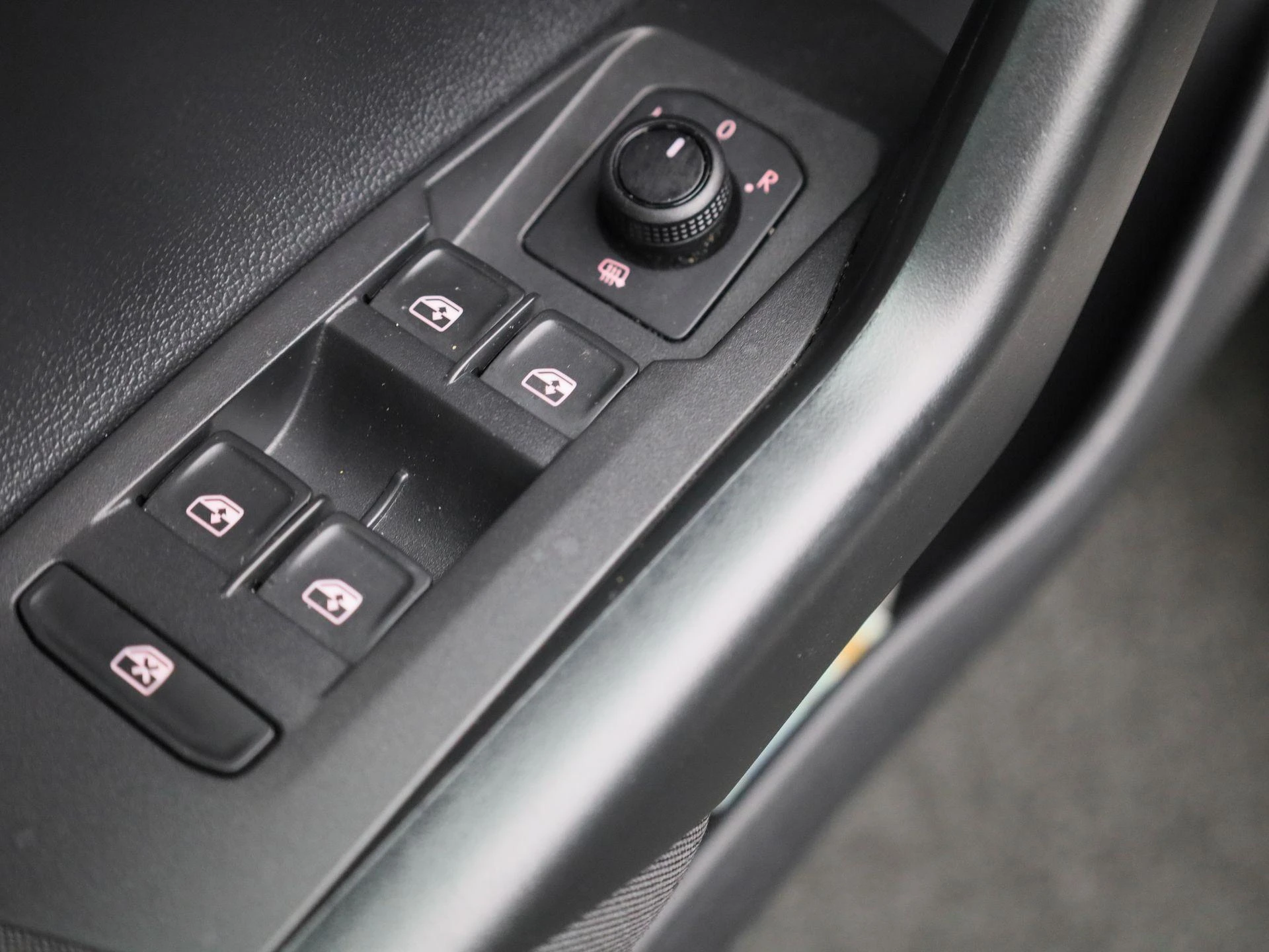 Volkswagen-Polo-image-28