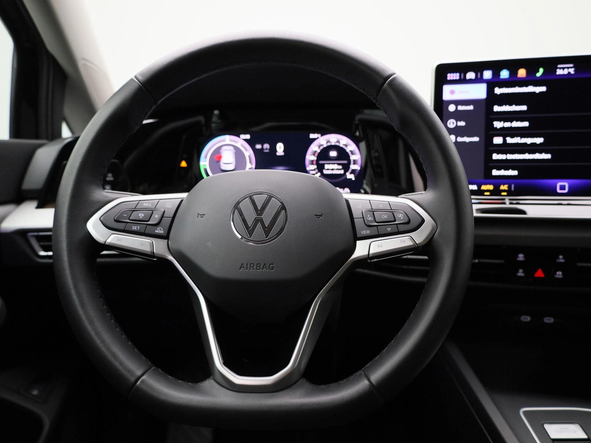 Volkswagen-Golf-image-6