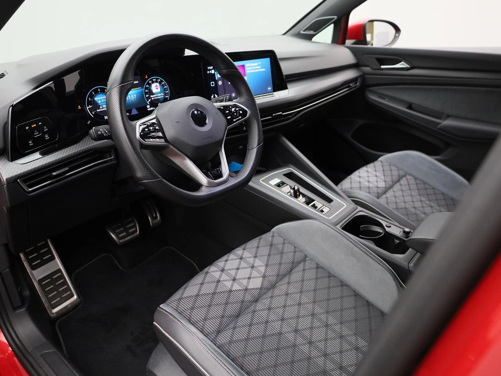 Volkswagen-Golf-image-15