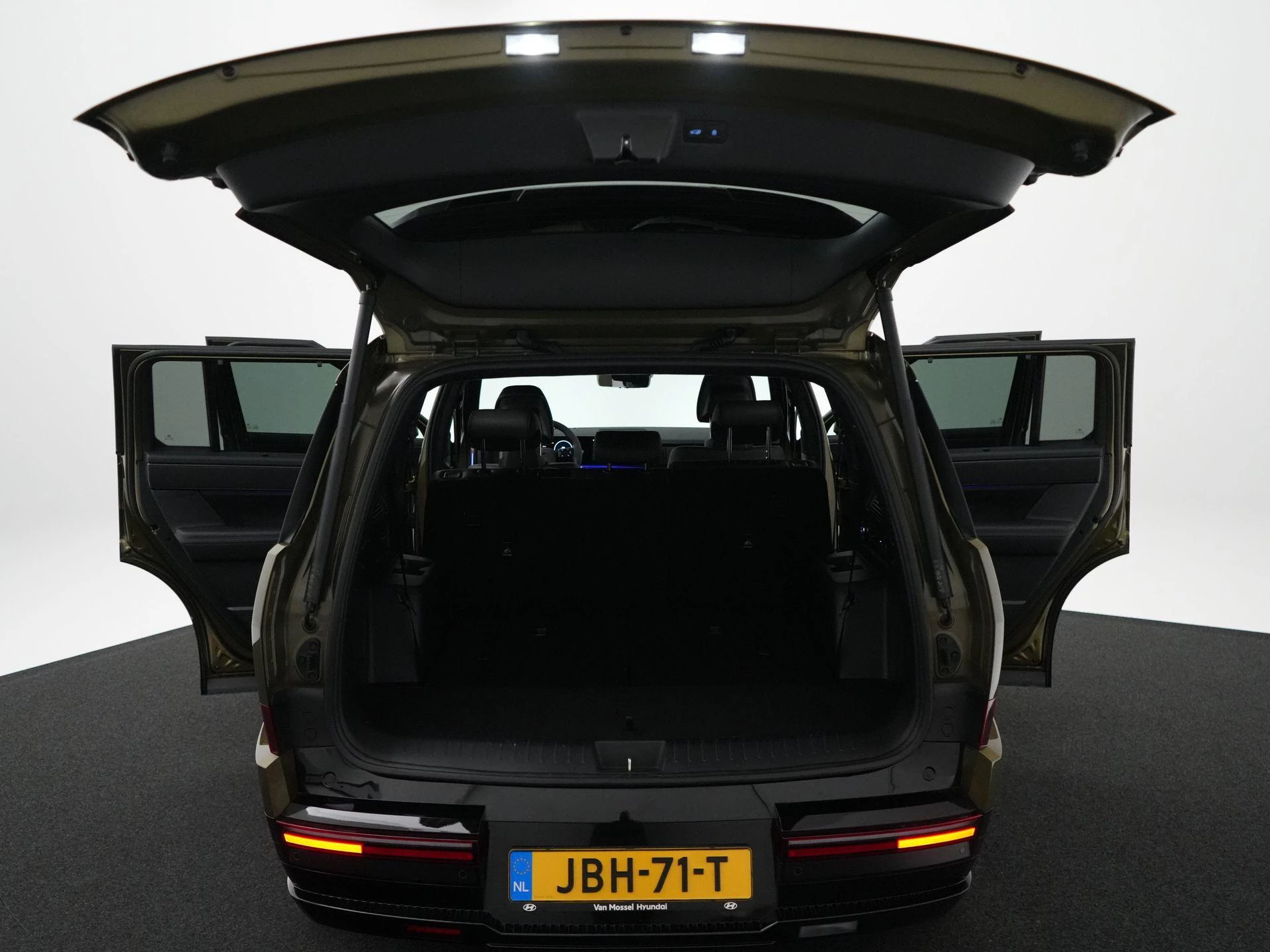 Hyundai-Santa Fe-image-52