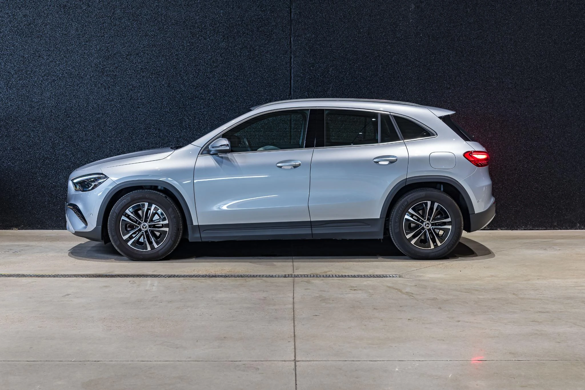 Mercedes-Benz-GLA-image-3
