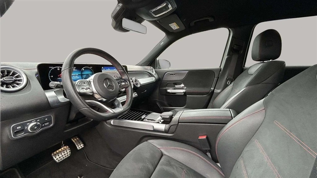 Mercedes-Benz-EQB-image-9