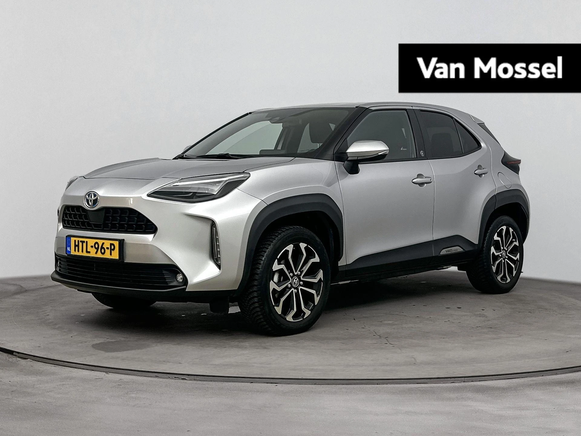 Toyota-Yaris Cross-image-0