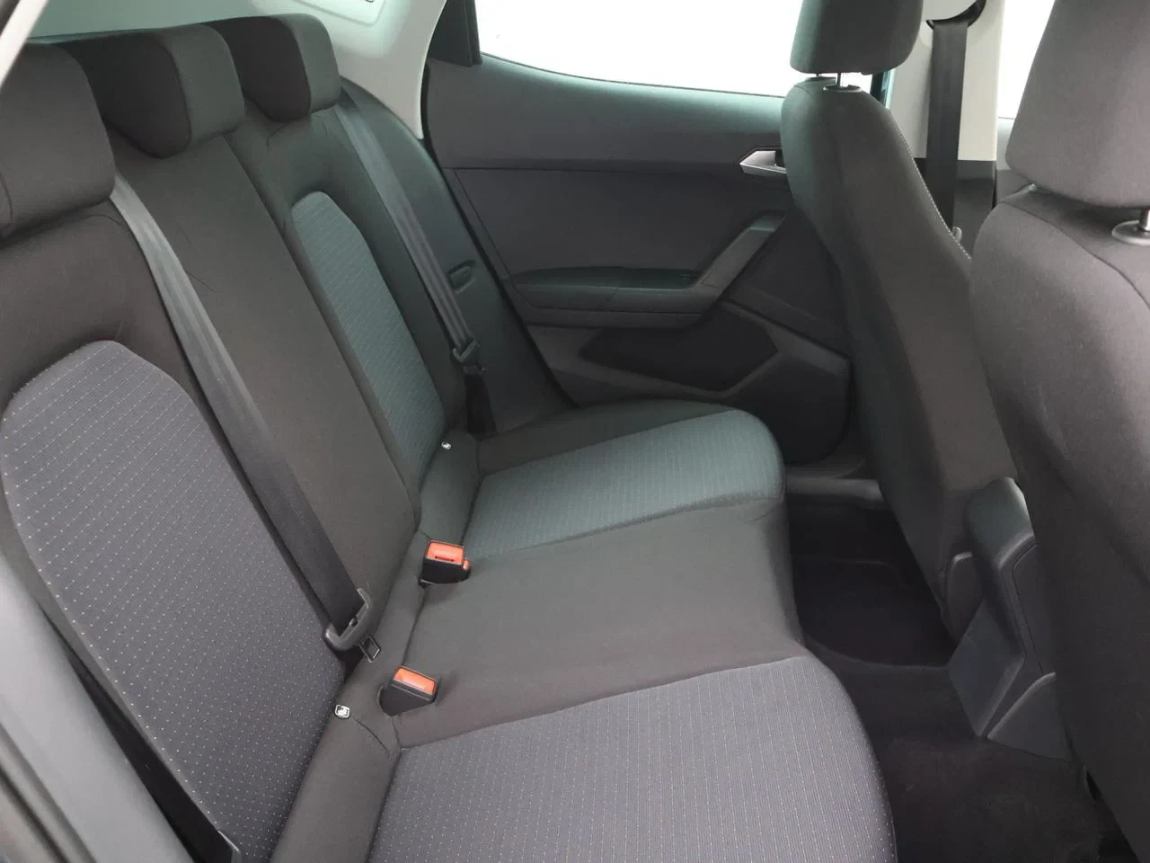 SEAT-Arona-image-4