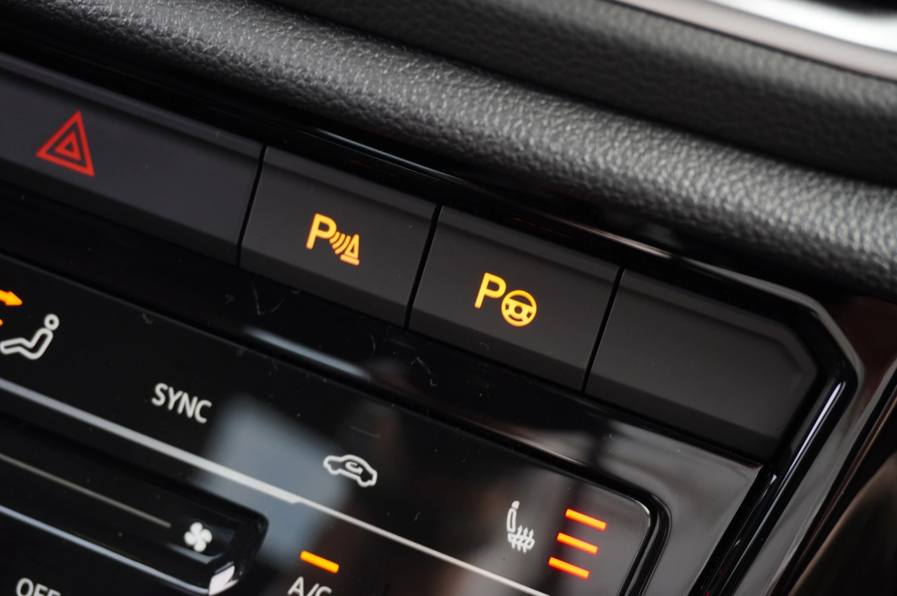 Volkswagen-T-Roc-image-37