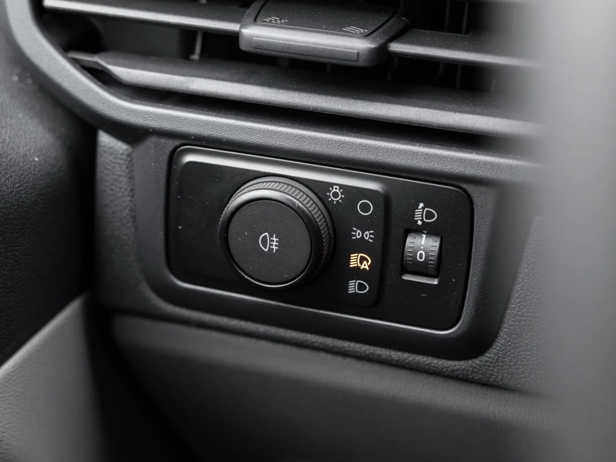 Ford-Transit Custom-image-18