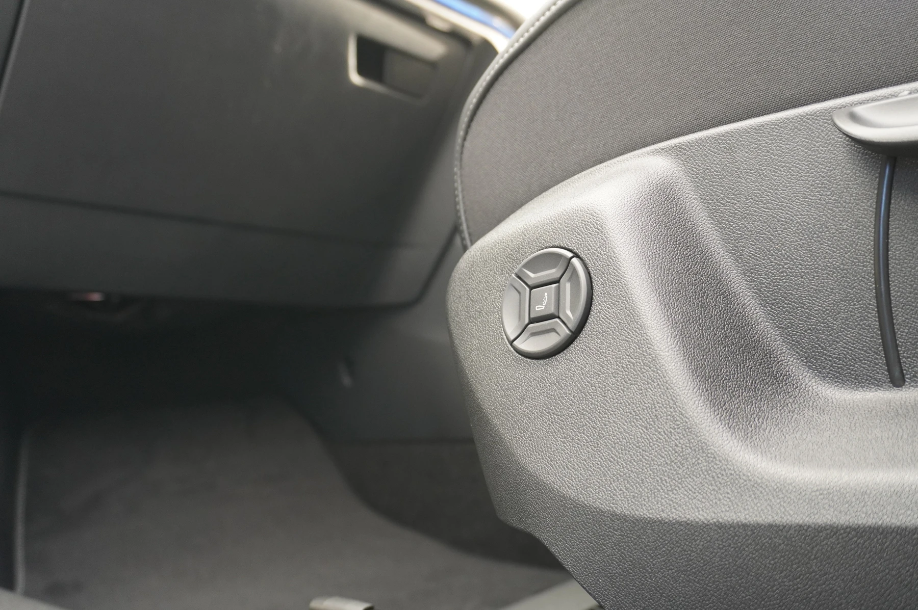 Volkswagen-Tiguan-image-27
