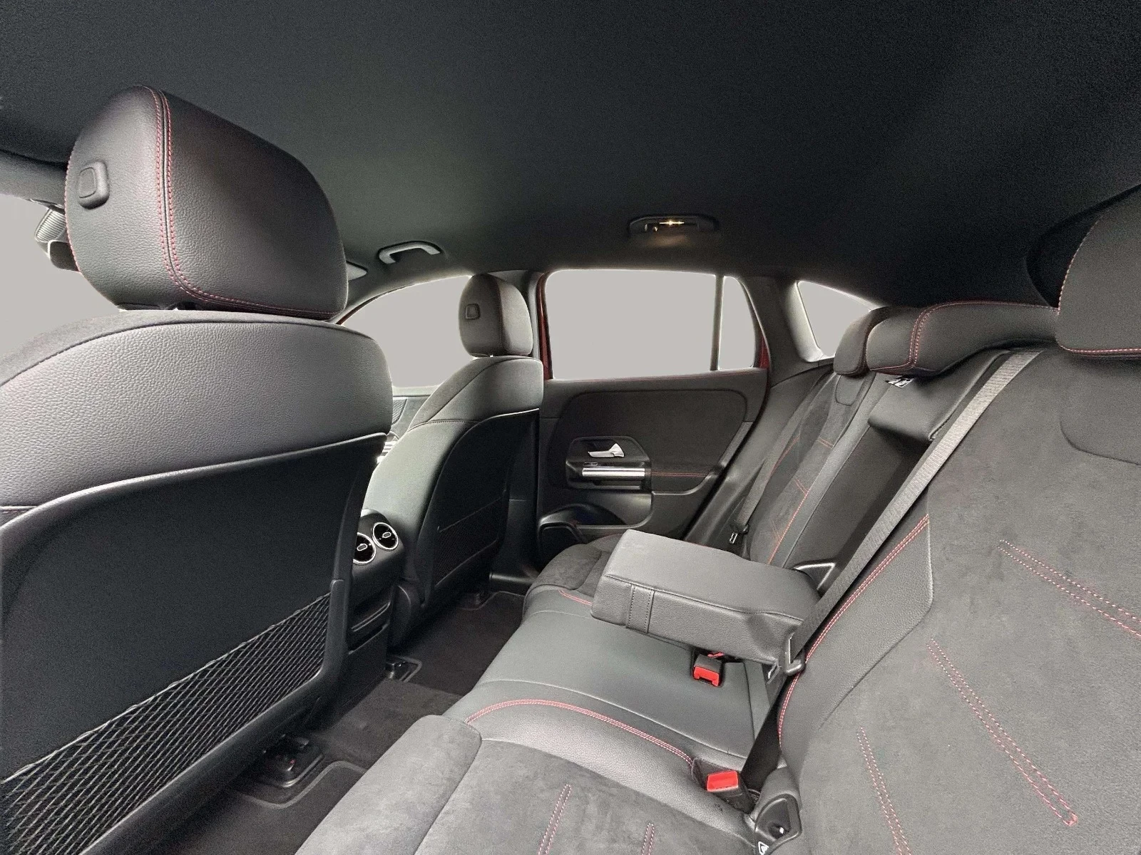 Mercedes-Benz-EQA-image-14